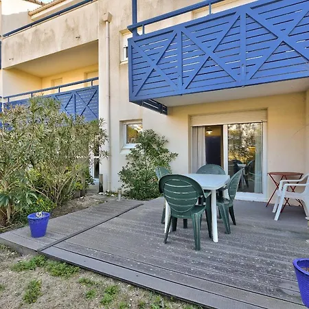 - A 200 M - 4 Pers & Terrasse Apartment