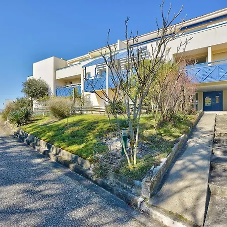 - A 200 M - 4 Pers & Terrasse Apartment